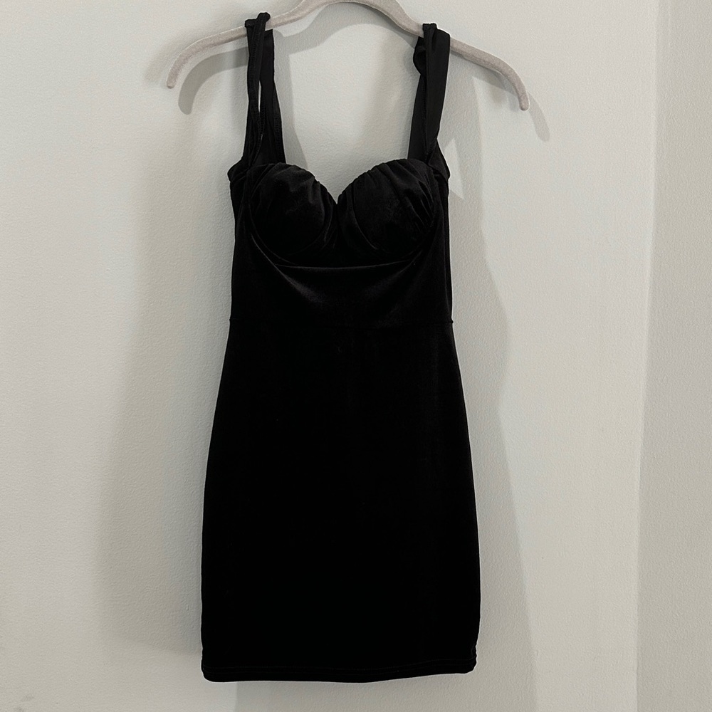 Winsor Dress Prom Wedding Velvet Like Padded Cups Size Small Black